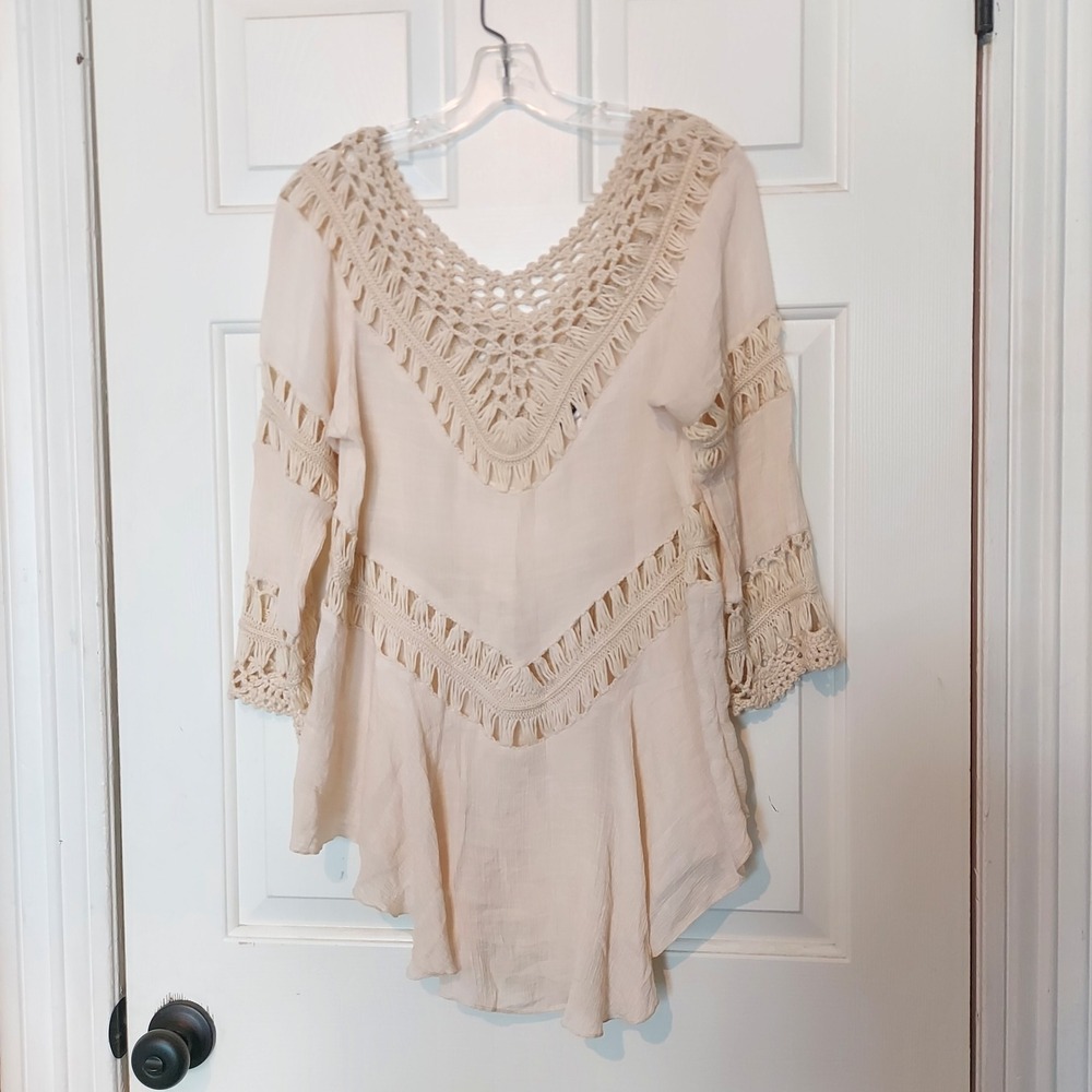 LA CLASS Women Cream Crochet Lace Boho Tunic Top High Low V-Neck Medium 7313